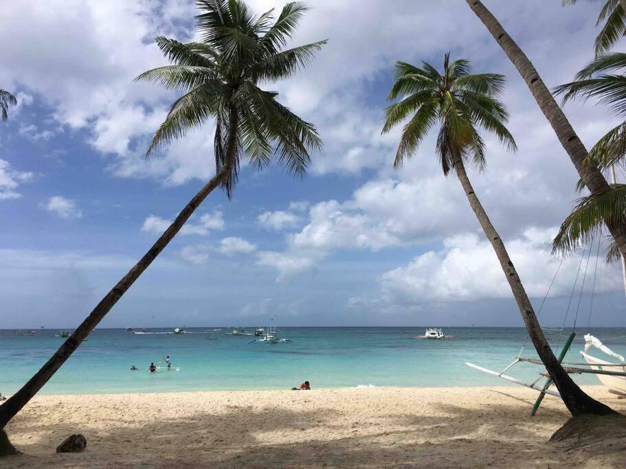 Boracay Front Station 3 Unit A17 Apartment